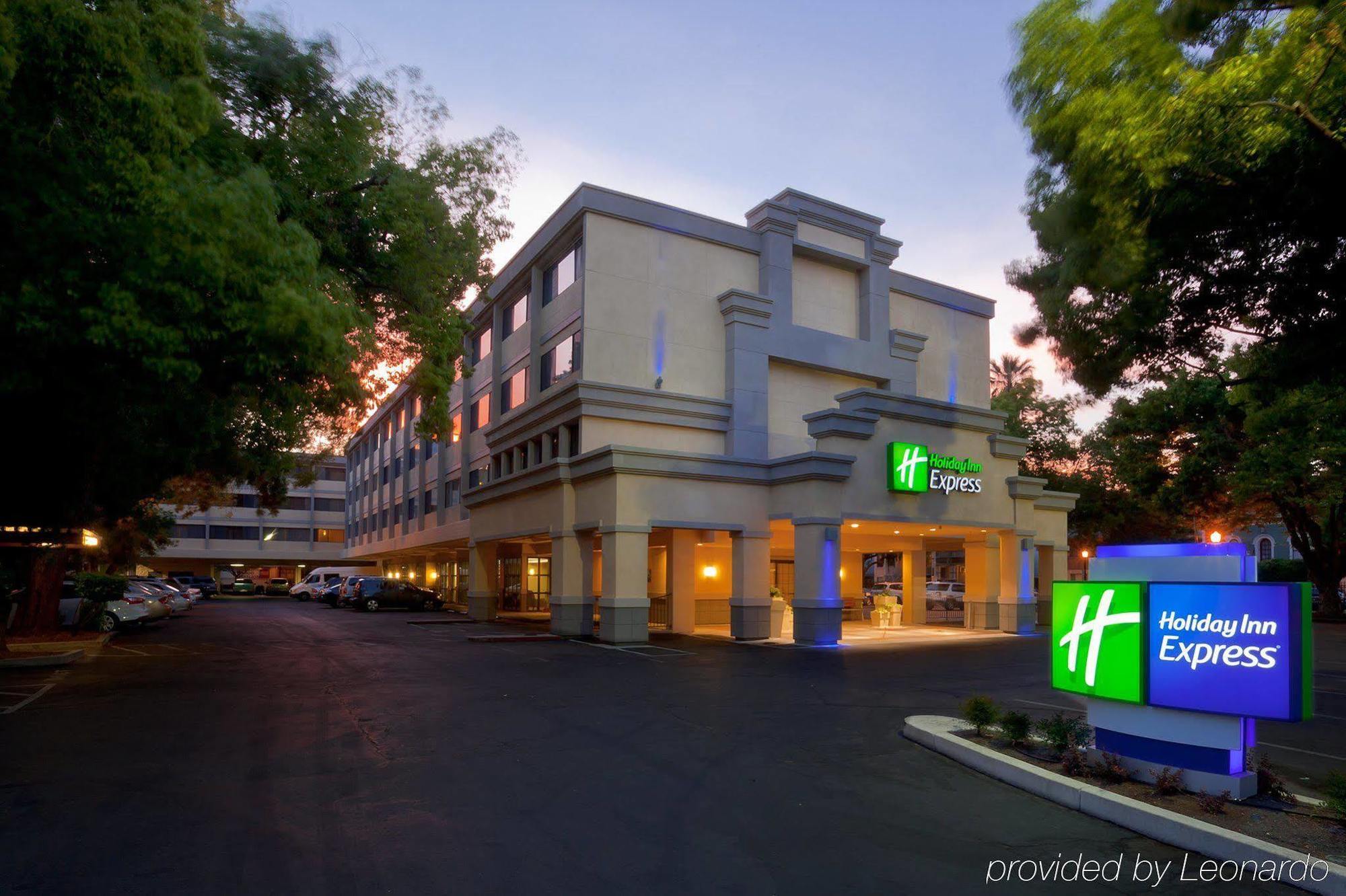 Holiday Inn Express Sacramento Convention Center, An Ihg Hotel Esterno foto
